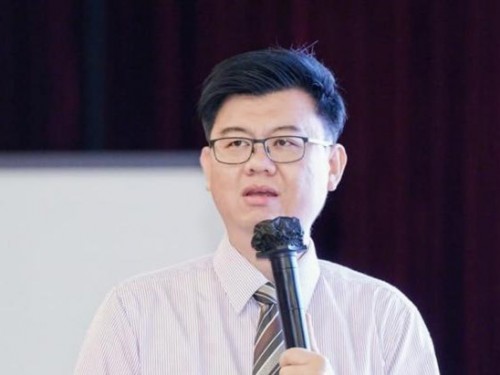 Simon (Cheng Wai) Sou, Lecturer