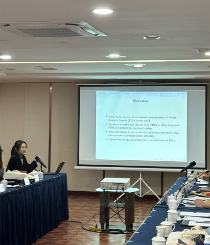 Faculty and Students Participate in The 10th Camphor Economics English Forum
